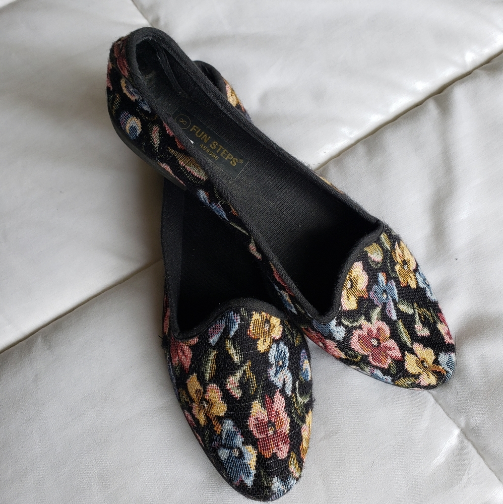 New Fun Steps floral flats size 8